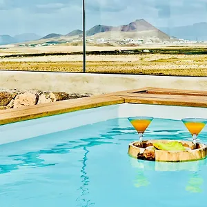 https://the-sky-suites.in-canary-islands.com